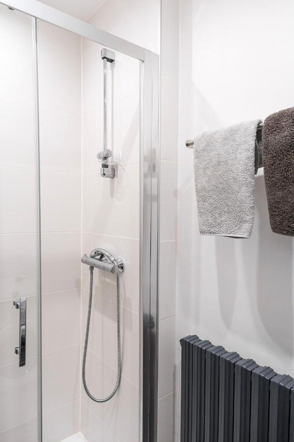 Apartmán Studio Neuf, Charme De L'Ancien, Avec Balcon - 3 Etoiles, 4 Diamants Bagnères-de-Bigorre Exteriér fotografie